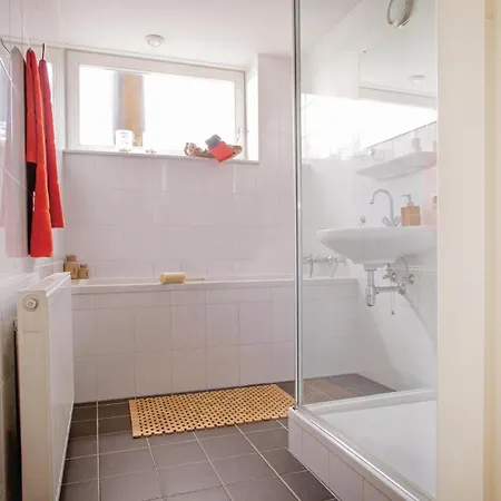 Maasvilla - Amfibie - 31 Botel 5*