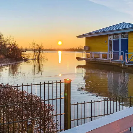 Maasvilla - Amfibie - 31 Hotel en barco