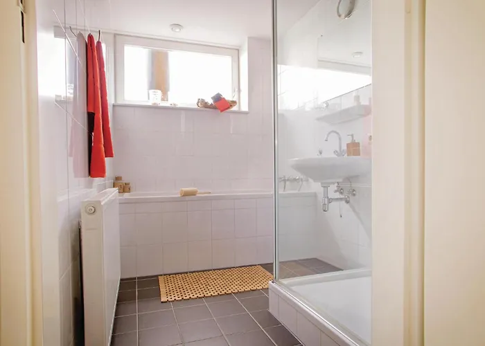 Maasvilla - Amfibie - 31 ספינת מלון 5*